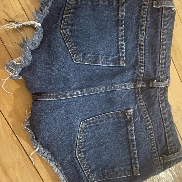 Fashion nova jeans short - Picture 3 of 3